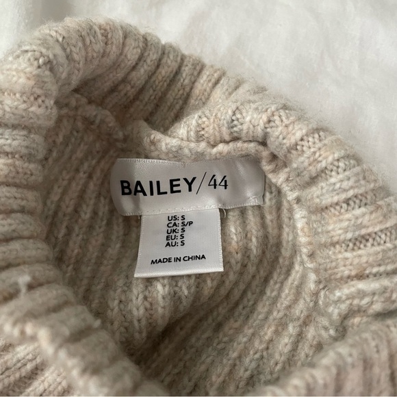Bailey/44 SMALL Fuzzy Cozy Mockneck Sweater color block cream brown - Picture 4 of 7
